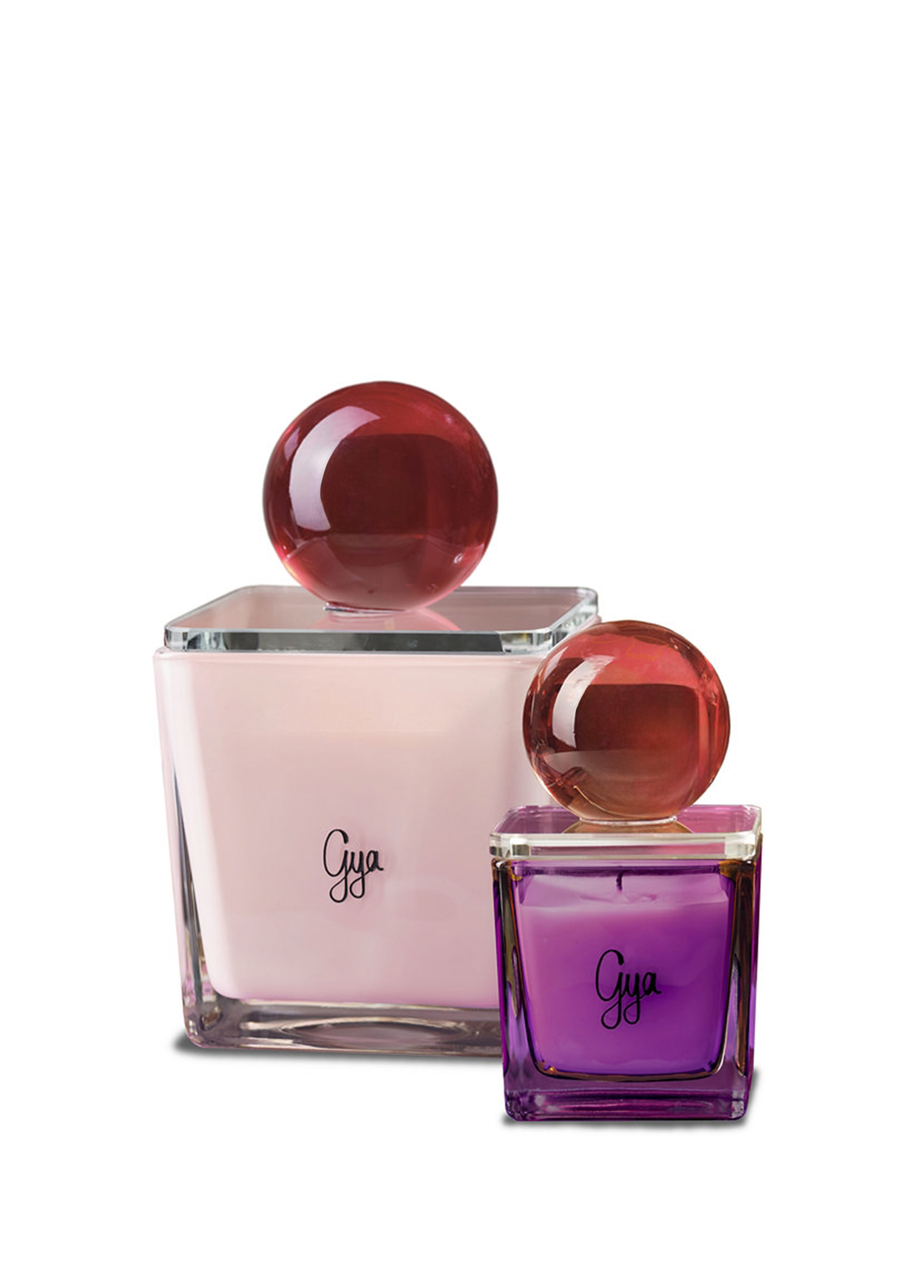 Poesia Aromuse 2'li Mum Seti; farklı duygular yaratacak benzersiz kokularla yaşam alanlarınıza zarafet katıyor. Her bir mum, kendine özgü hikayesiyle sizi farklı bir yolculuğa çıkaracak| |  Poesia “Pembenin Şiirsel Dokunuşu| Pembenin zarafetini tatlı notalarla birleştiren Poesia, bergamot ve limonun ferah açılışı, litchi, ahududu ve kayısının meyvemsi dokunuşlarıyla başlar. Yasemin ve amberin sıcaklığıyla tamamlanır| |  Aromuse “Gizemli Mor ve Sıcak Kokuların Dokunuşu| Floral ve tatlı bir koku harmanı. Mandalina portakalının taze açılışı, siyah frenk üzümü, yasemin ve Madagaskar vanilyasıyla birleşir. Ambergris'in sıcak dokunuşu, kokuyu zarif bir şekilde tamamlar| |  Büyük Mum Boyutu: 10x10 cm| Küçük Mum Boyutu: 5x5 cm| |  Poesia: Bergamot, Limon, Litchi, Ahududu, Kayısı, Yasemin, Amber| Aromuse: Mandalina Portakalı, Siyah Frenk Üzümü, Yasemin, Madagaskar Vanilyası, Ambergris |  Kendinize ya da sevdiklerinize zarif bir hediye|
